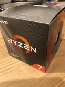 CPU：AMD、RYZEN7 3700X